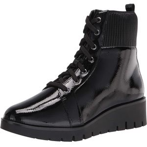 Anne Klein Duncan Combat patent leather boots . Size 6